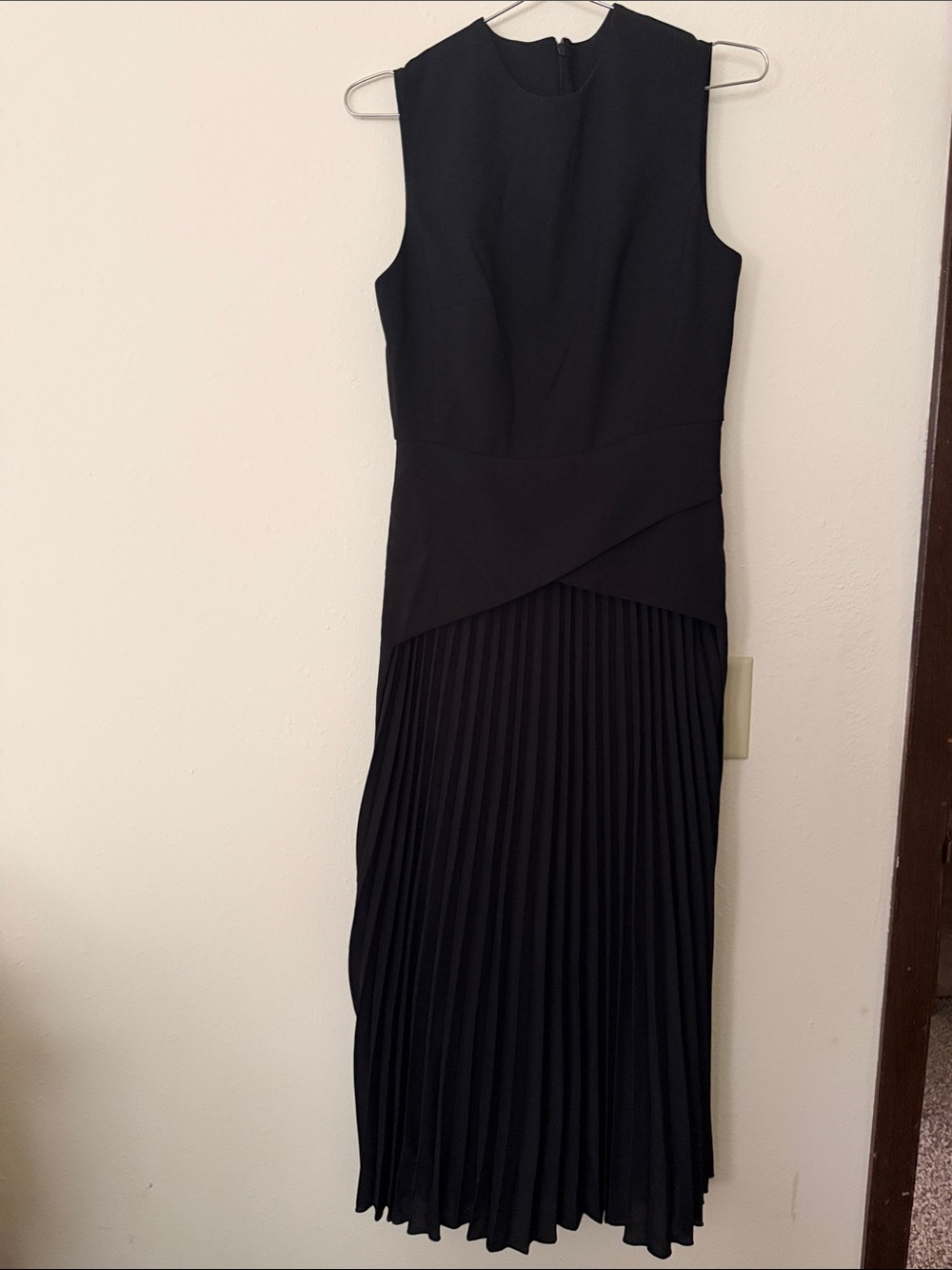 Commense Black Pleated Midi Dress